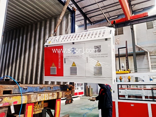 前天發的墻板生產線，今天發的pvc雙管生產線，明天繼續格柵板生產線