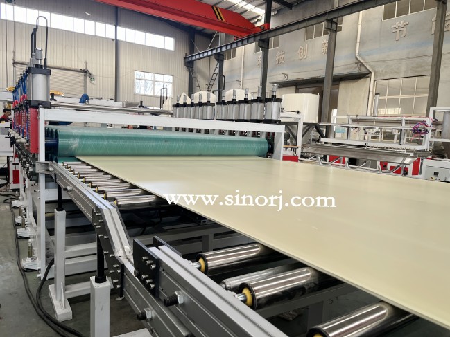 上午試機2m發泡板設備，下午試機poe床墊生產線，相當厲害